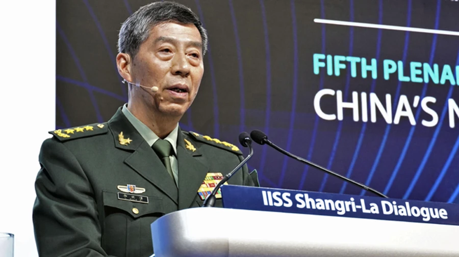 Министр обороны Китая приедет в Россию и Беларусь