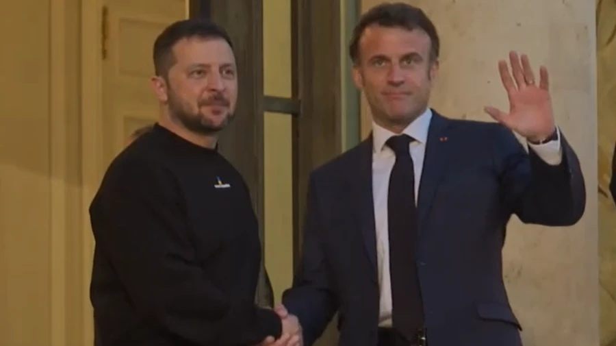 Зеленський прибув до Парижа