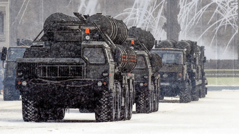 Россия начала поставлять Индии С-400, несмотря на угрозу санкций США