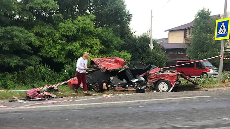 Несовершеннолетний выехал на встречную полосу: двое погибших