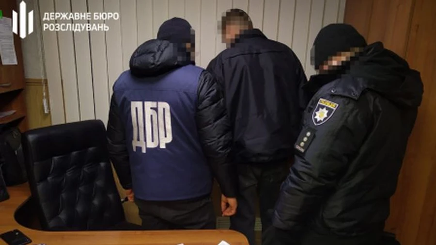 ДБР: Слідчий взяв 140 тисяч і пообіцяв відмазати за смертельну ДТП