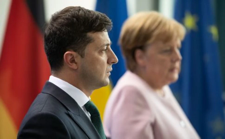 Зеленський після Макрона зустрівся тет-а-тет із Меркель