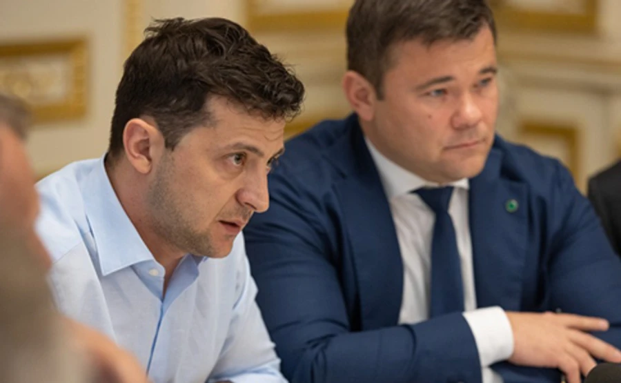 Петиция за отставку Зеленского собрала голоса