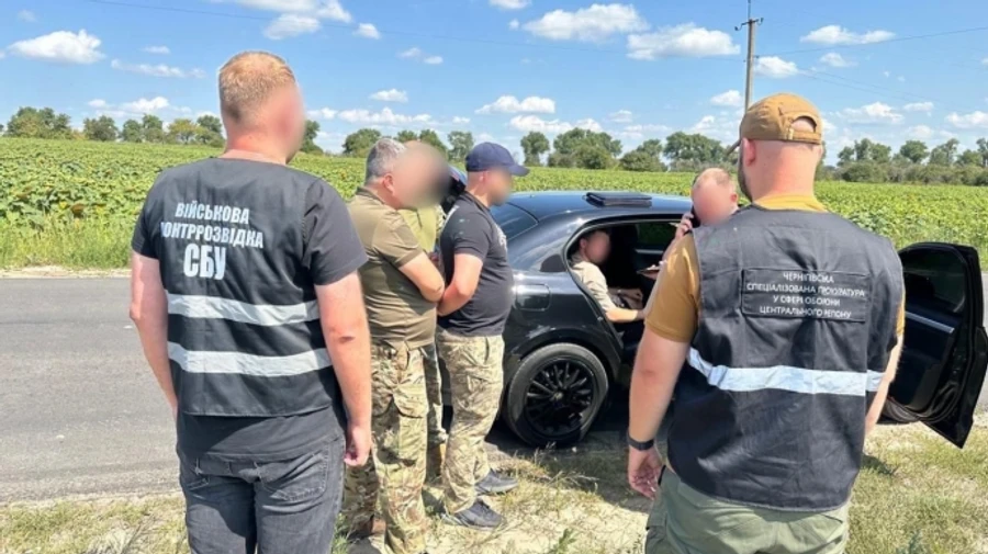 Сотрудник УГО за деньги пытался вывезти мобилизованного из учебного центра – источник