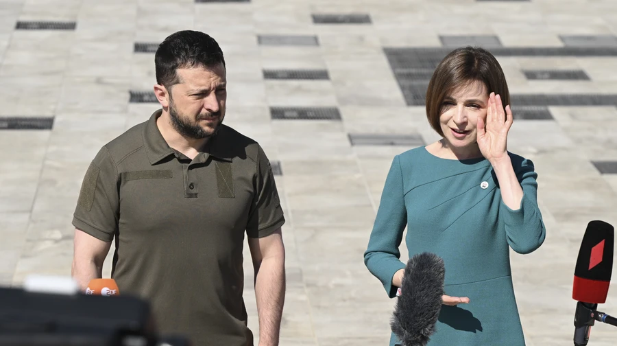 Zelenskyy congratulates Moldovan president on her party's election victory