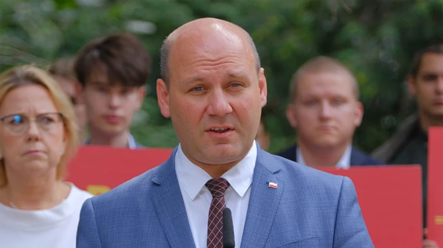 Polish government raises possibility of reducing support for Ukraine over grain crisis