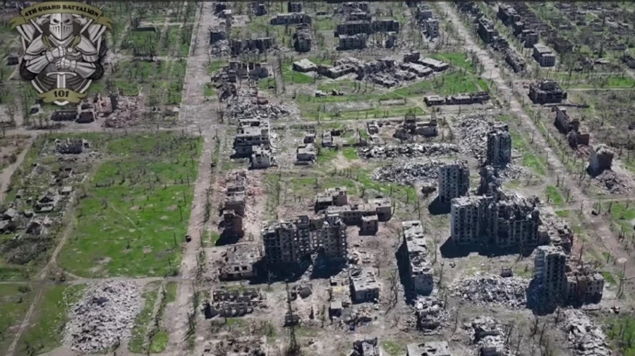 З'явилося нове відео зруйнованого окупантами Торецька