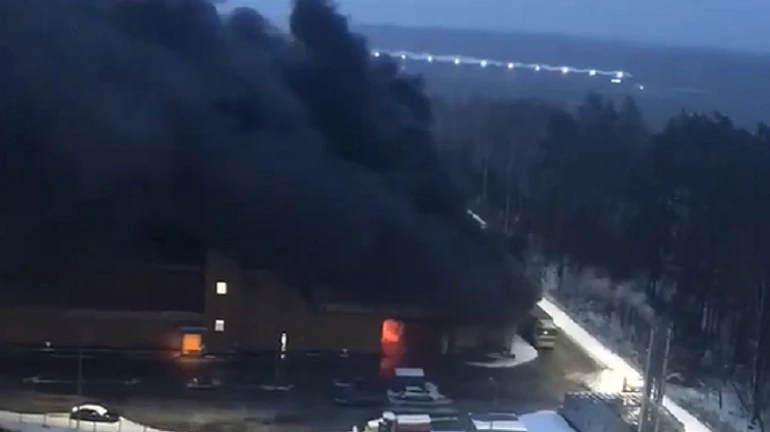 Під Москвою знову палає ТЦ: площа пожежі – 10 тис квадратів