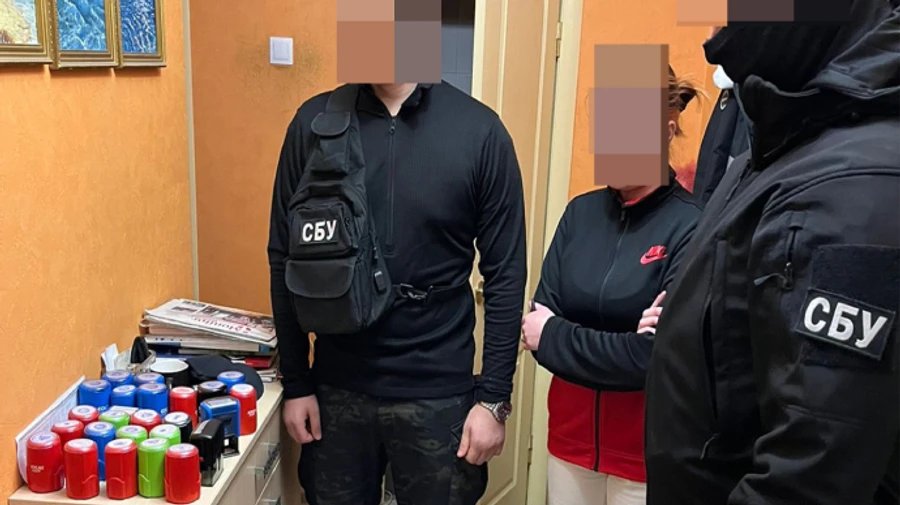 Через кордон до неіснуючих дітей у ЄС: на Волині викрили схему переправляння чоловіків