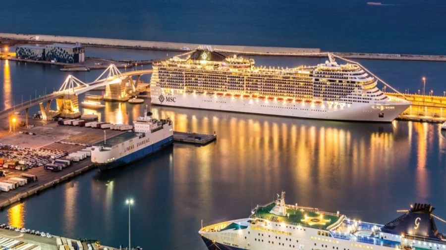 Испания открывает свои порты для круизных лайнеров
