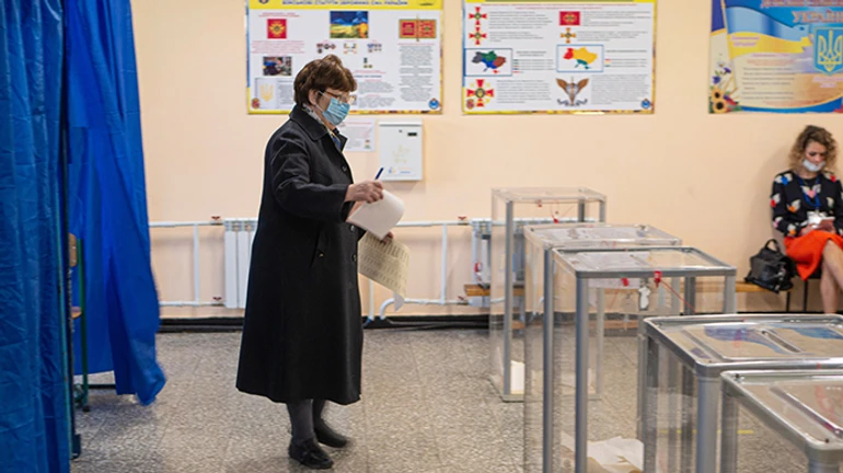 ОПОРА назвала явку на 16 годину: менше, ніж у 2015 році