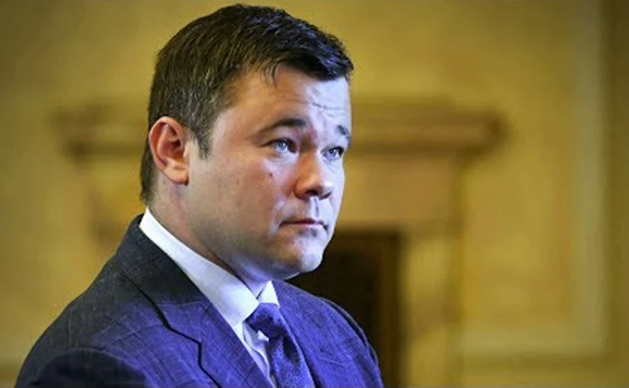 Богдан показал свою справку о зарплате в ОП