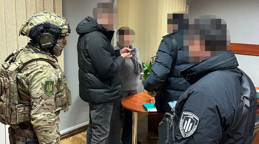 ДБР: У Києві посадовці продавали фіктивне опікунство для ухилення від мобілізації