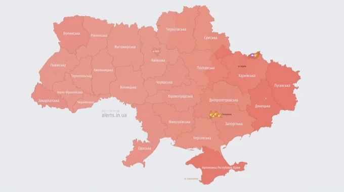 Россияне наносили комбинированный удар: по всей Украине объявляли воздушную тревогу