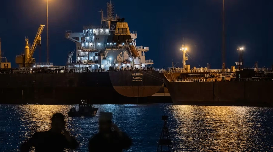 Іран дозволив прохід неворожих суден через Ормузьку протоку