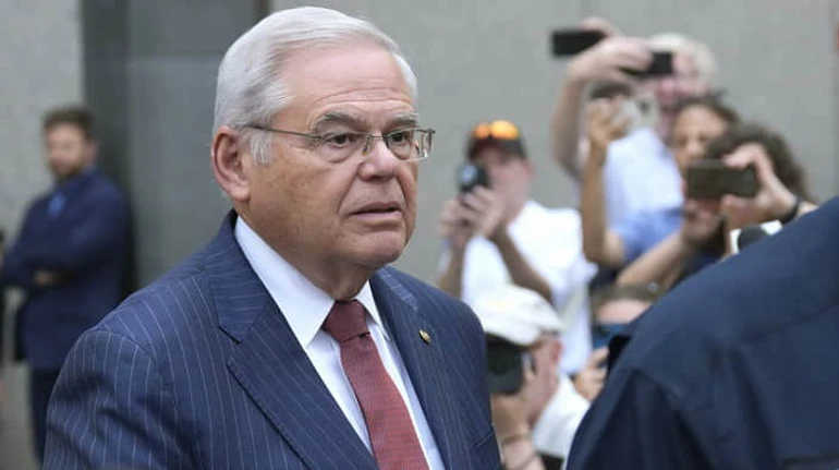 Любитель золота, друг України: розповідаємо про найгучнішу корупційну справу в Сенаті США