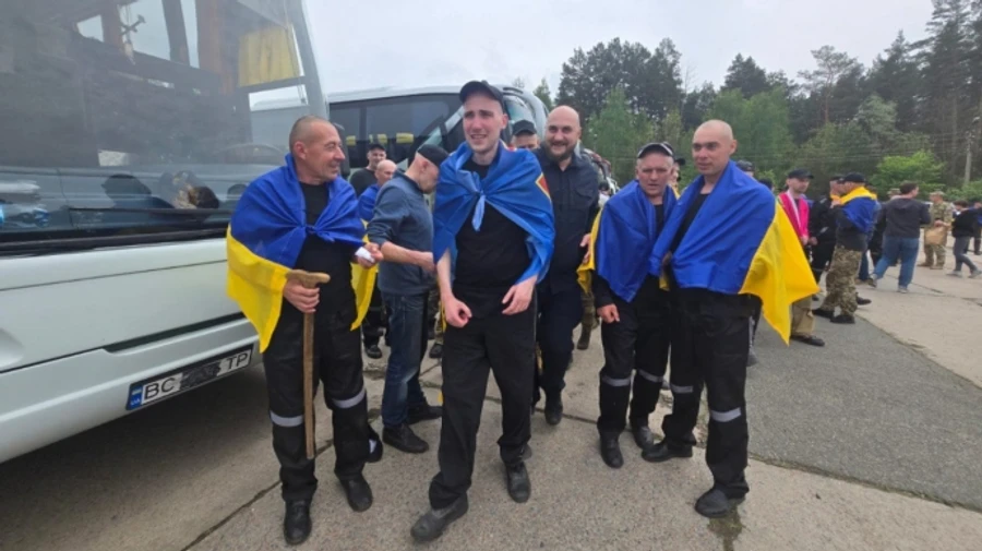 Third part of 1,000-for-1,000 prisoner swap completed – over 300 POWs brought back to Ukraine – photos