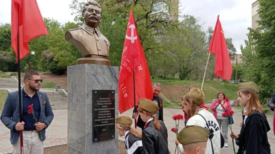 Загарбники поставили пам'ятник Сталіну в окупованому Мелітополі