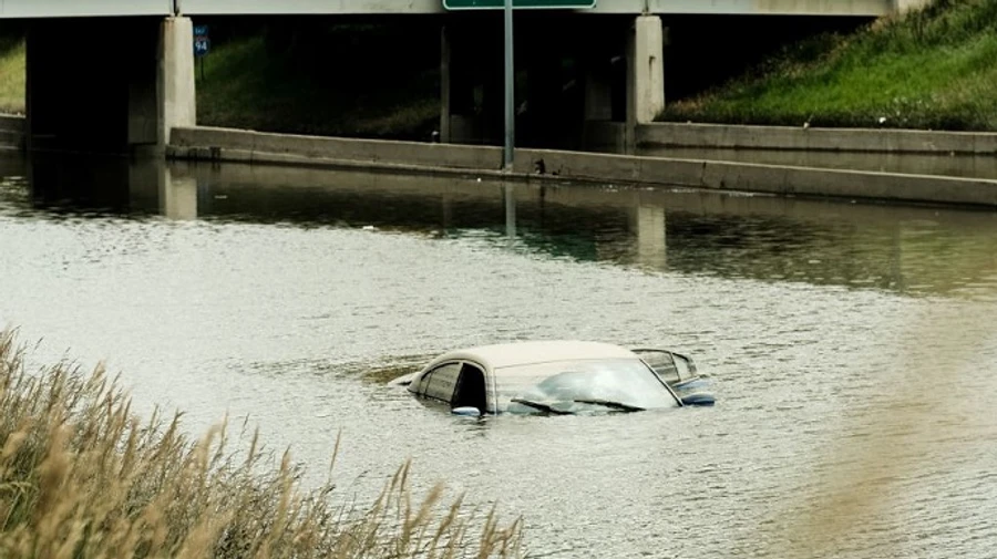 Бурі у США: є загиблі, сотні тисяч людей лишилися без електрики
