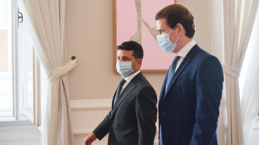 Зеленский: Мы все осуждаем покушение на Навального и ждем деталей