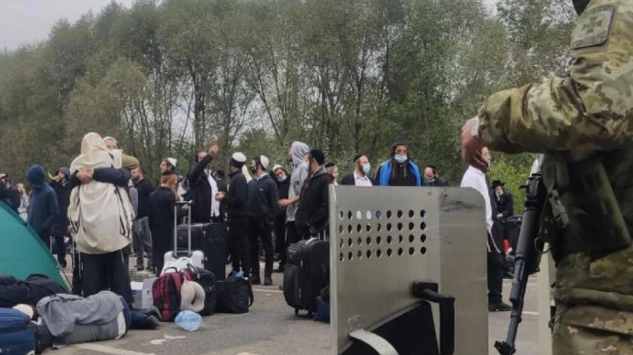 МЗС України просить Білорусь відсівати іноземців на кордоні, а хасидів - поважати закон