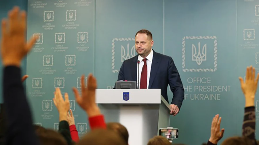 Єрмак розповів німецькій газеті, кого з ОРДЛО залучать до переговорів щодо Донбасу