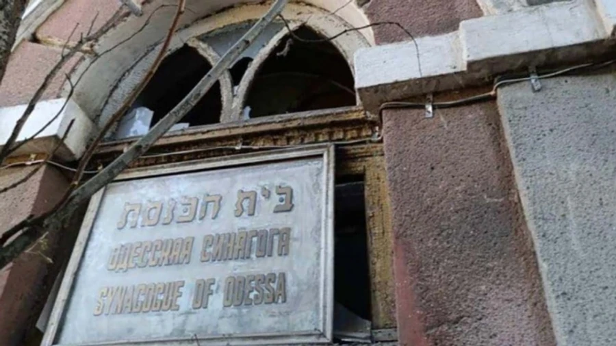 Russians damage 19th-century synagogue in Odesa – photos