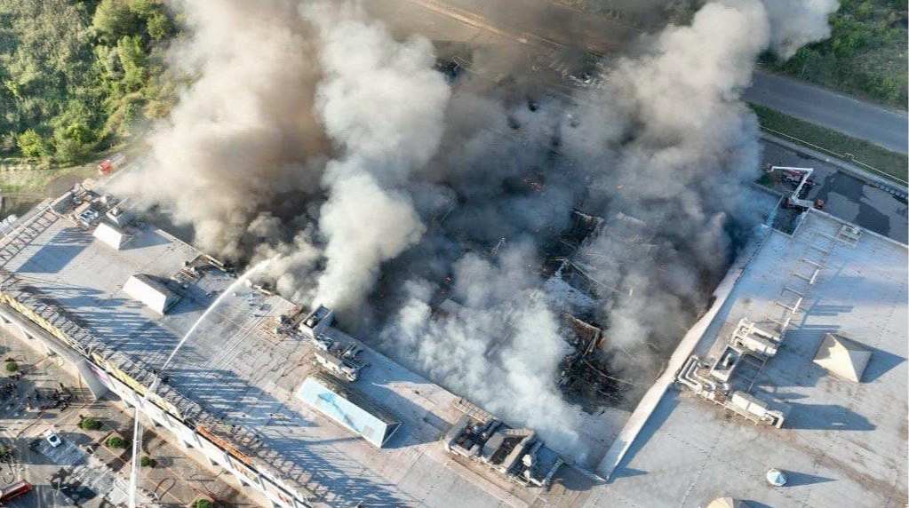 Росіяни двічі атакували найбільший ТРЦ Кривого Рогу: 14 загиблих, 121 постраждалий, серед них 22 дитини