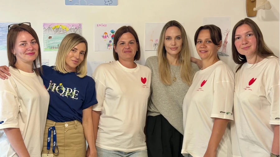 Angelina Jolie says she visited children in Kharkiv and paid tribute to Hero of Ukraine Oleksii Yukov – photo