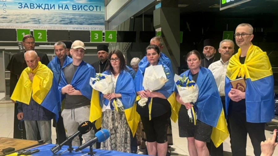 Ukraine's Defence Intelligence shares details of 53rd POW exchange with Russians – videos