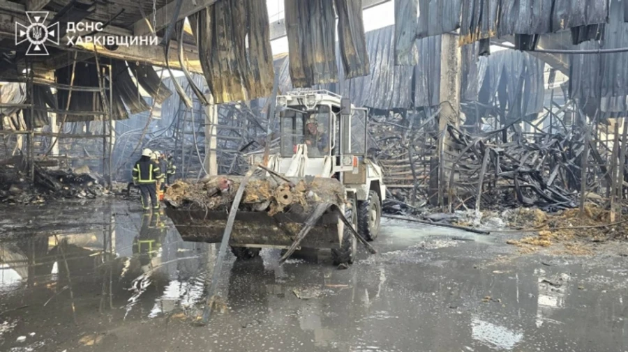 Пожежу в Епіцентрі загасили за 16 годин, триває ідентифікація тіл