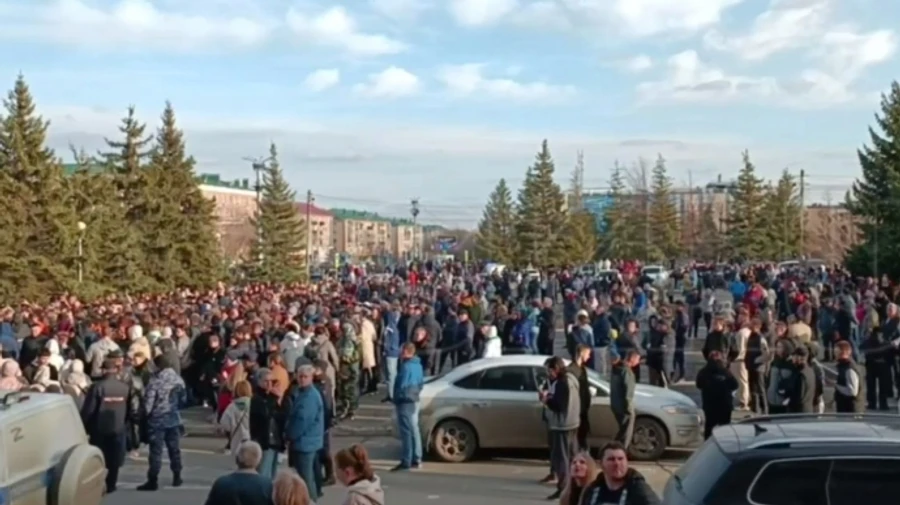 Putin, help us: Russians hold protests outraged by government's poor response to flood – video