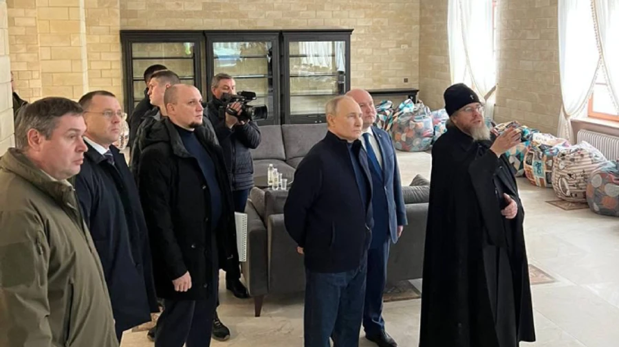 Putin comes to Crimea