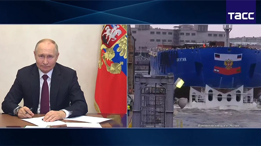 Putin inaugurates two icebreakers and solemnly opens turkey production plant without leaving his bunker