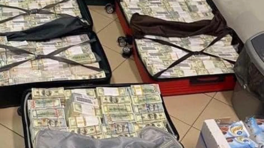 СБУ взялась за таможенников, выпустивших за границу жену Котвицкого с чемоданами валюты