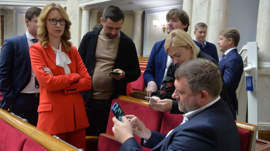 Слуга народу готується усунути друзів Разумкова з посад голів комітетів – джерела