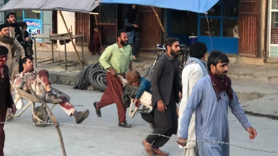 Число жертв терактов возле аэропорта Кабула возросло до 170