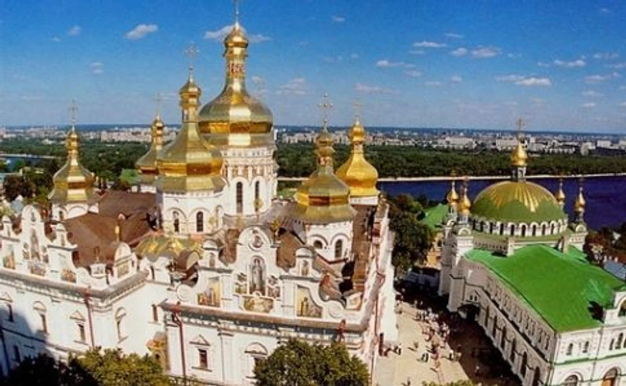 Суд призупинив вимогу перейменувати УПЦ МП