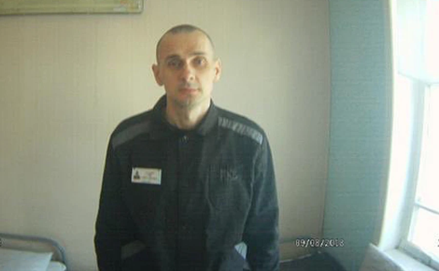 Сенцов голодает 100 дней. Украина требует от РФ освободить политзаключенных