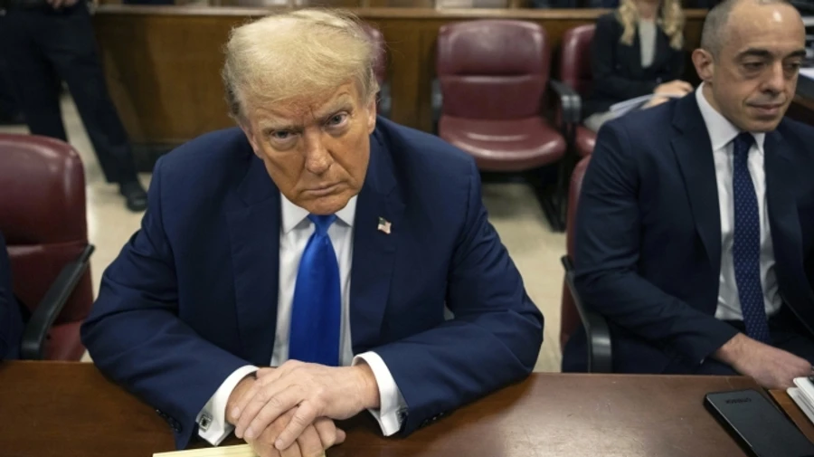 Трамп снова поразмышлял, является ли он диктатором