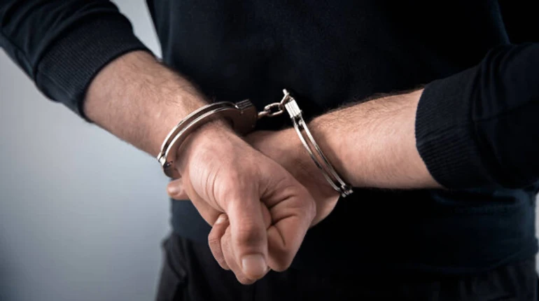 Насиловал падчерицу, развращал дочь: в Киеве судили отца-обидчика