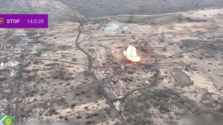 Ukraine's Commander-in-Chief shows M777 howitzer destroying Russians in any weather – video