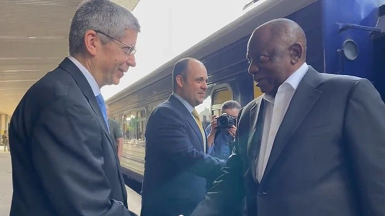 South African president arrives in Ukraine to offer peace for refusing to arrest Putin