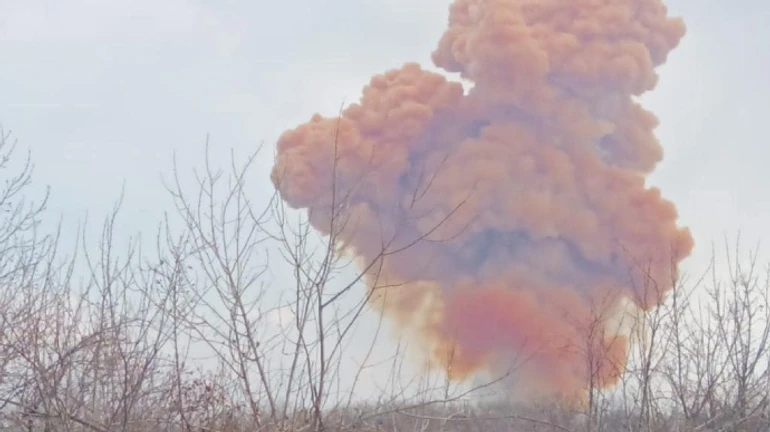 Russians hit a nitric acid tank in Luhansk region - people are asked to close windows and look for masks