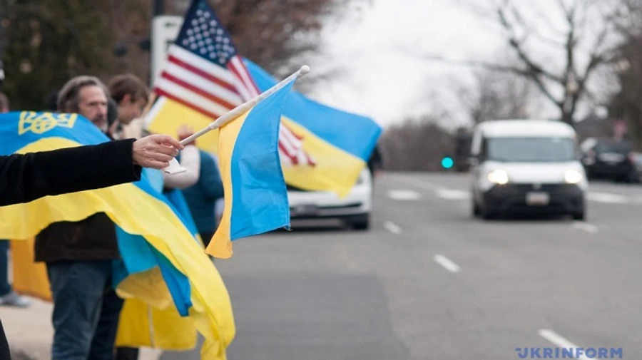 Українці під посольством Росії у Вашингтоні вимагали: Зупиніть Путіна зараз!