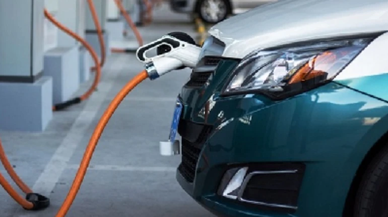 Без бензина и дизеля. Почему в Украине хотят запретить традиционные авто