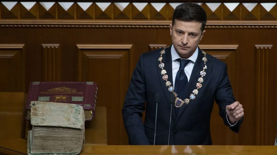 Каждый второй в Украине считает власть некомпетентной