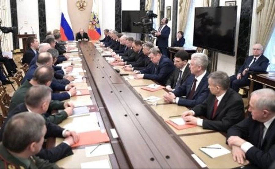 Путін після розмови із Зеленським обговорив Україну з Радбезом