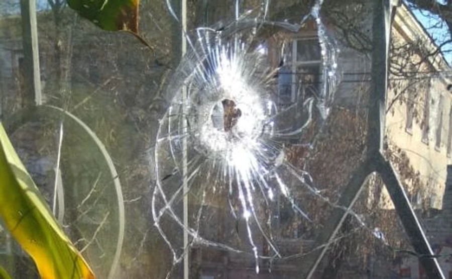 В херсонской газете Новый день распылили газ и устроили стрельбу