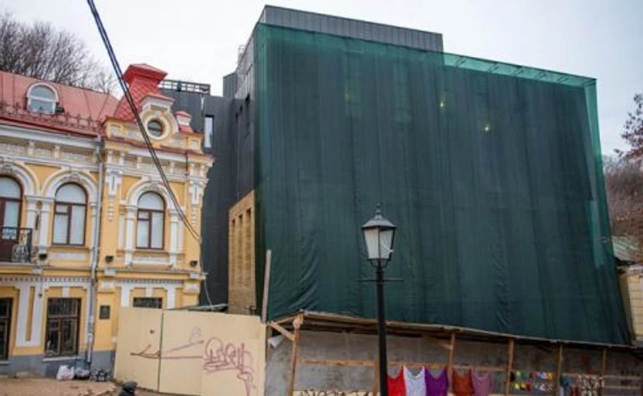 Главный архитектор Киева: Строительство театра на Подоле не завершено